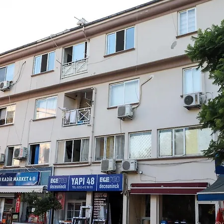 Pine Side Daily Weekly Apartamento *